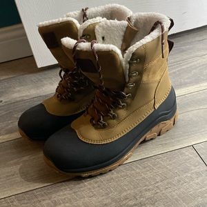 All in Motion Mens Boots sz 8